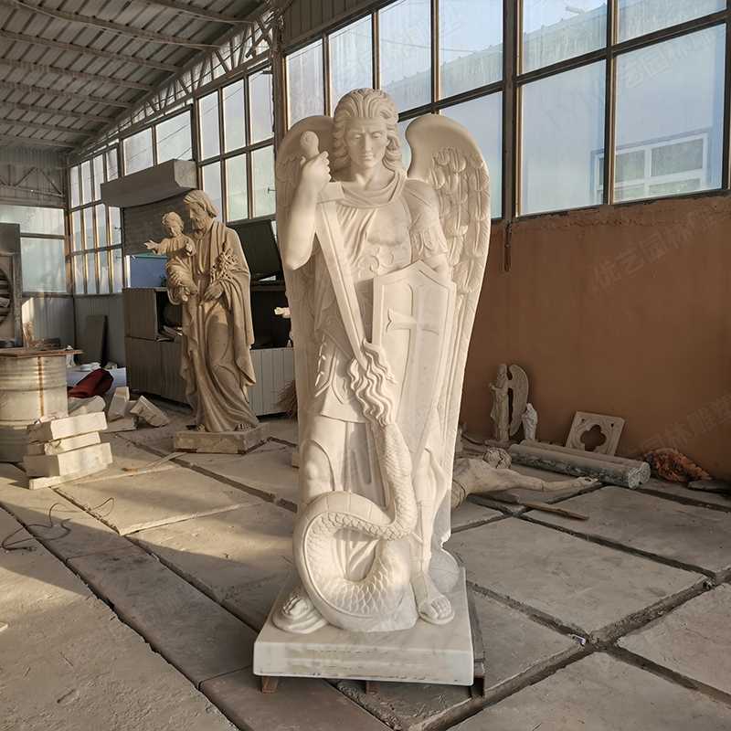 圣邁克雕塑，大理石圣邁克