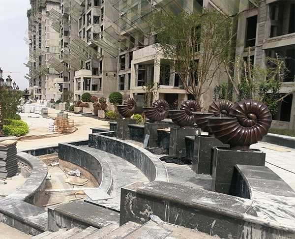 那玻璃鋼雕塑上色的時候要注意什么呢？